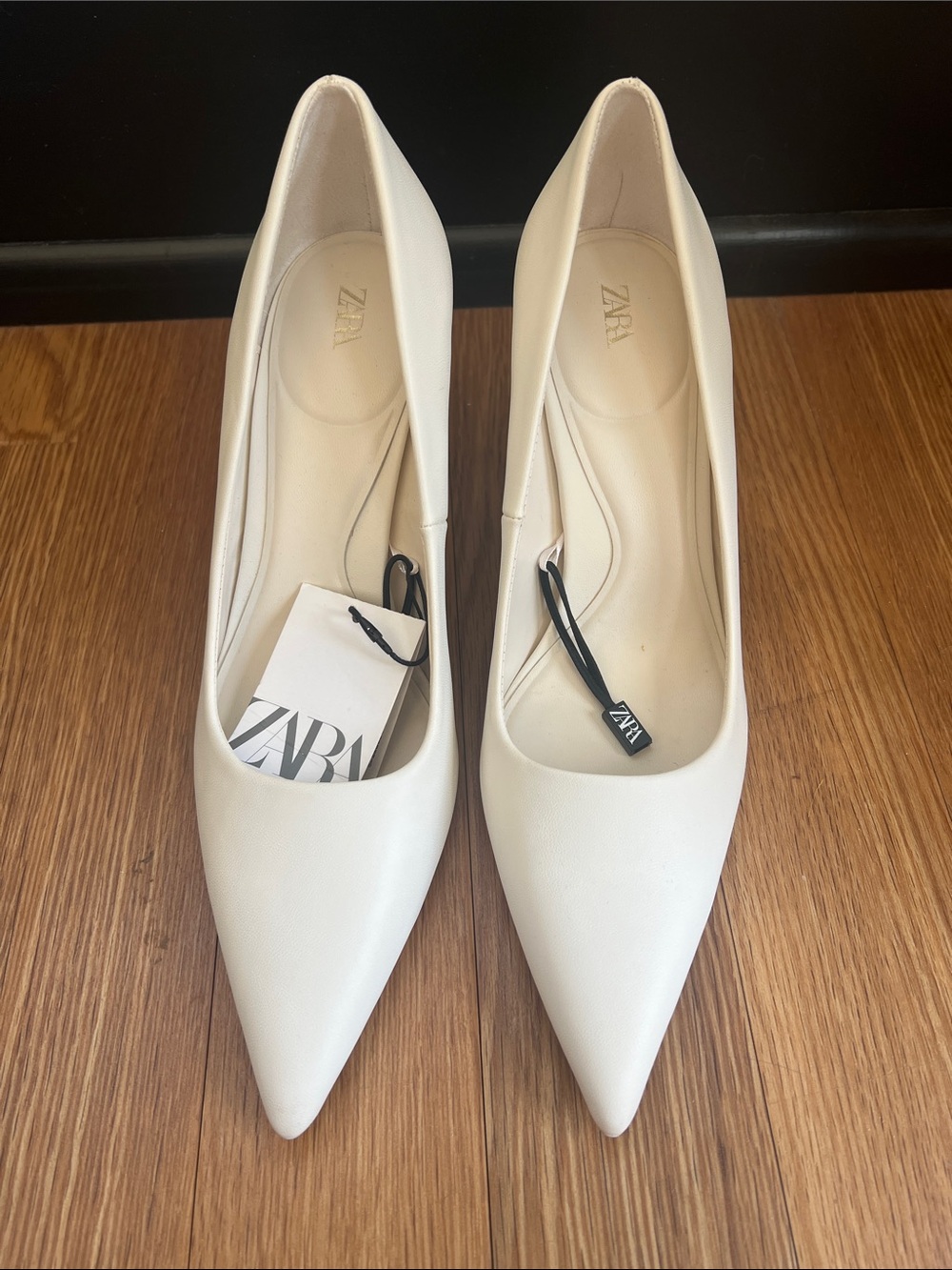 ZARA Pointed Toe Cream Pumps